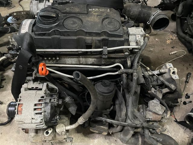 bontott VW PASSAT B6 Motor (Fűzött blokk hengerfejjel)