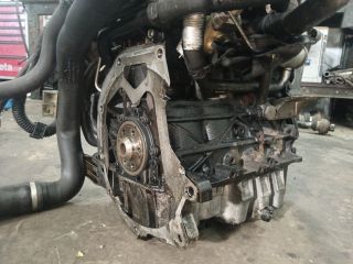 bontott VW PASSAT B6 Motor (Fűzött blokk hengerfejjel)