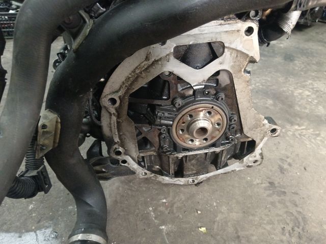 bontott VW PASSAT B6 Motor (Fűzött blokk hengerfejjel)