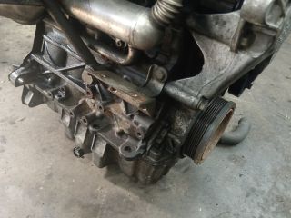 bontott VW PASSAT B6 Motor (Fűzött blokk hengerfejjel)