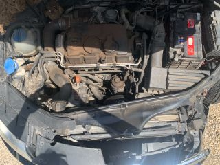 bontott VW PASSAT B6 Motor (Fűzött blokk hengerfejjel)