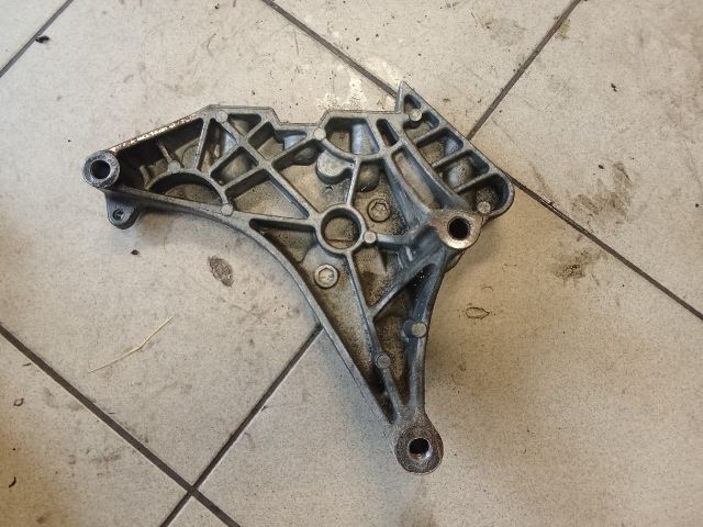 bontott VW PASSAT B6 Motor Tartó Bak (Pozíciófüggetlen)