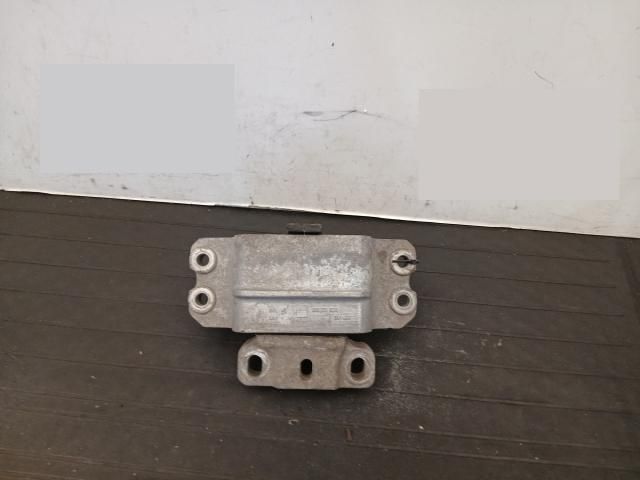 bontott VW PASSAT B6 Motor Tartó Bak (Pozíciófüggetlen)