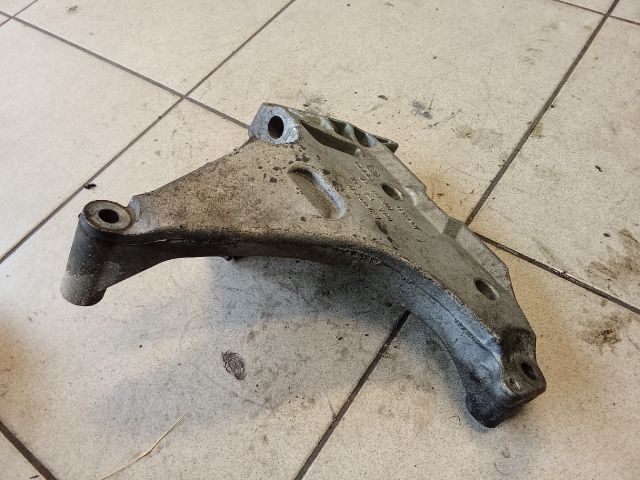 bontott VW PASSAT B6 Motor Tartó Bak (Pozíciófüggetlen)
