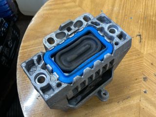 bontott VW PASSAT B6 Motor Tartó Bak (Pozíciófüggetlen)