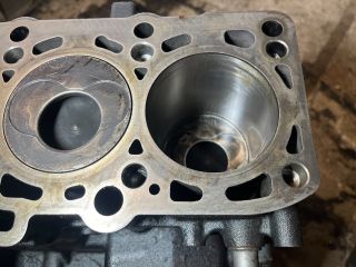 bontott VW PASSAT B6 Motorblokk (Fűzött)