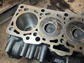 bontott VW PASSAT B6 Motorblokk (Fűzött)