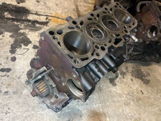 bontott VW PASSAT B6 Motorblokk (Fűzött)