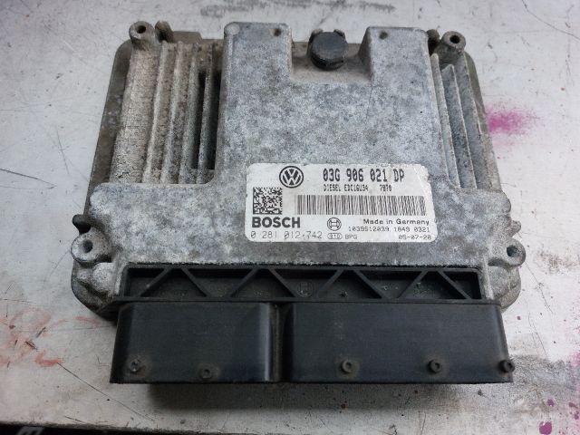 bontott VW PASSAT B6 Motorvezérlő