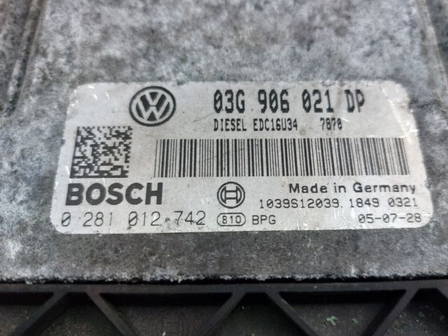 bontott VW PASSAT B6 Motorvezérlő