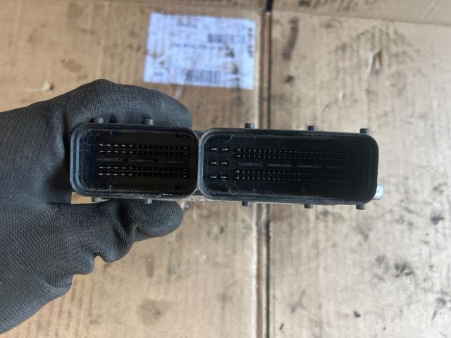 bontott VW PASSAT B6 Motorvezérlő