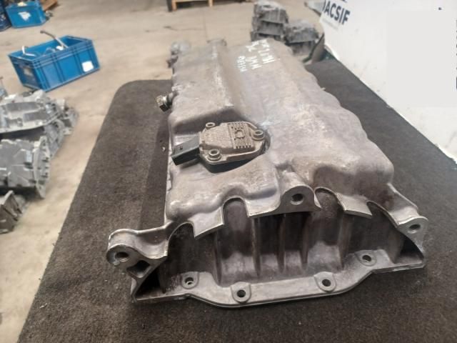 bontott VW PASSAT B6 Olajteknő