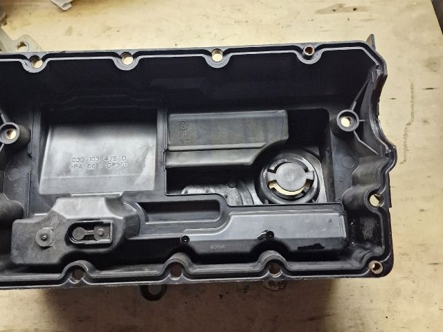 bontott VW PASSAT B6 Szelepfedél