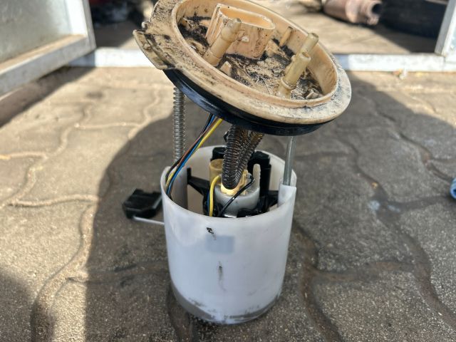 bontott VW PASSAT B6 Üzemanyag Szivattyú