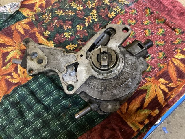 bontott VW PASSAT B6 Vákumpumpa