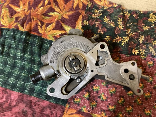 bontott VW PASSAT B6 Vákumpumpa