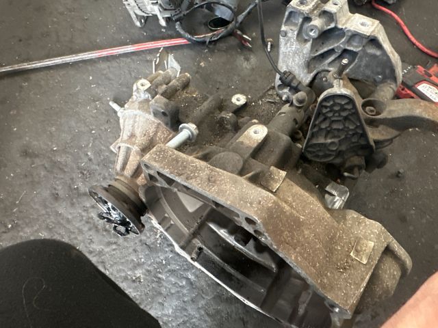 bontott VW PASSAT B6 Váltó (Mechanikus)