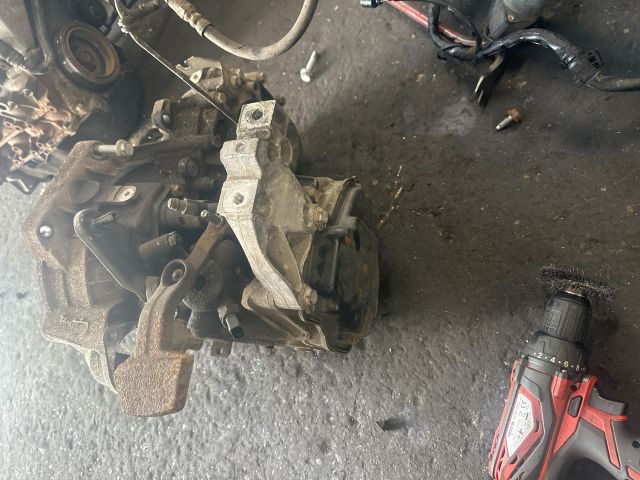 bontott VW PASSAT B6 Váltó (Mechanikus)