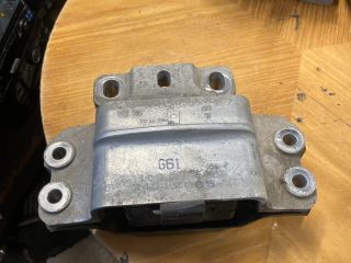 bontott VW PASSAT B6 Váltó Tartó Bak (Pozíciófüggetlen)