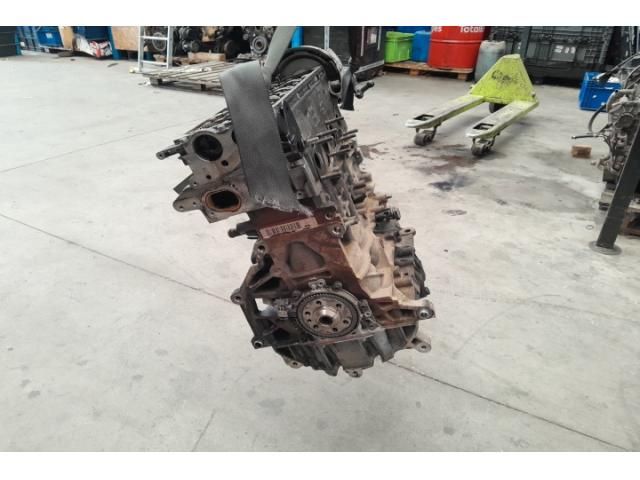 bontott VW PASSAT B6 Motor (Fűzött blokk hengerfejjel)