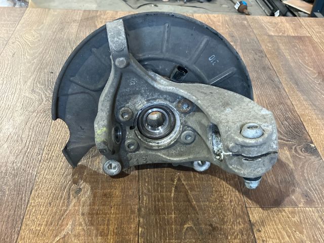 bontott VW PASSAT B6 Bal első Csonkállvány Kerékaggyal