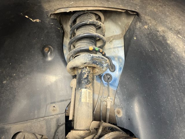 bontott VW PASSAT B6 Bal első Gólyaláb (Lengécsillapító, Rugó)