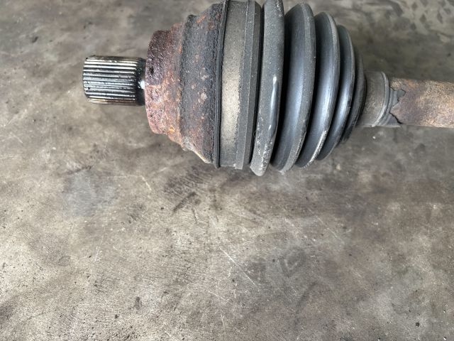 bontott VW PASSAT B6 Bal Féltengely