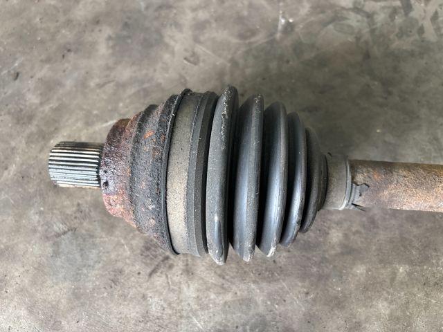 bontott VW PASSAT B6 Bal Féltengely