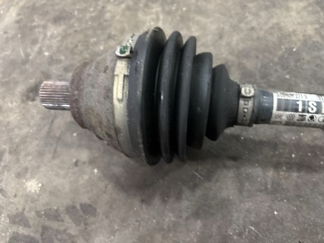 bontott VW PASSAT B6 Bal Féltengely