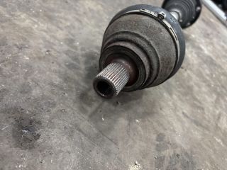 bontott VW PASSAT B6 Bal Féltengely