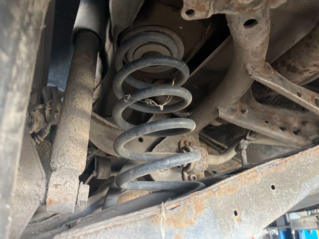 bontott VW PASSAT B6 Bal hátsó Rugó