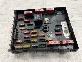 bontott VW PASSAT B6 Biztosítéktábla Motortér