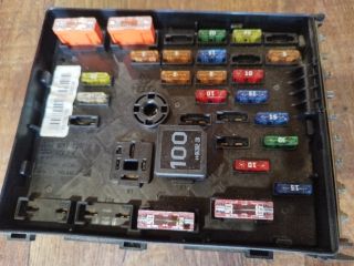 bontott VW PASSAT B6 Biztosítéktábla Motortér