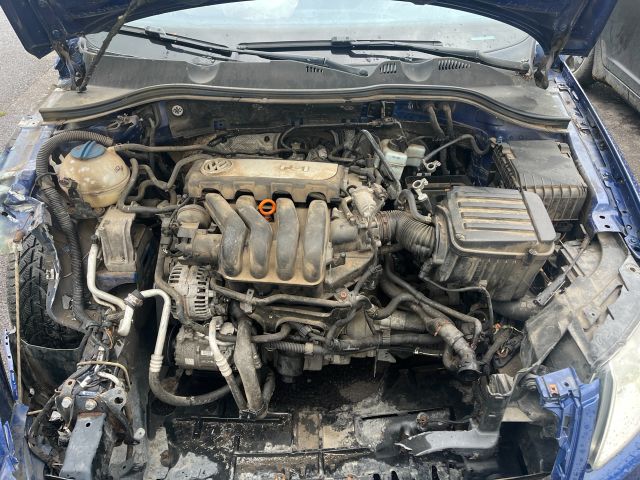 bontott VW PASSAT B6 Biztosítéktábla Motortér