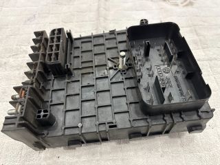 bontott VW PASSAT B6 Biztosítéktábla Motortér