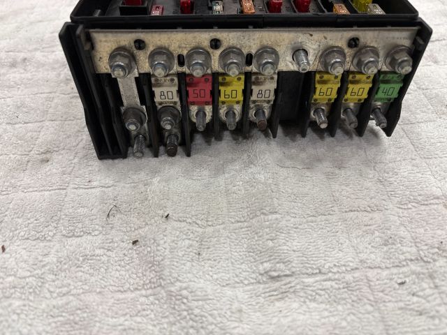 bontott VW PASSAT B6 Biztosítéktábla Motortér