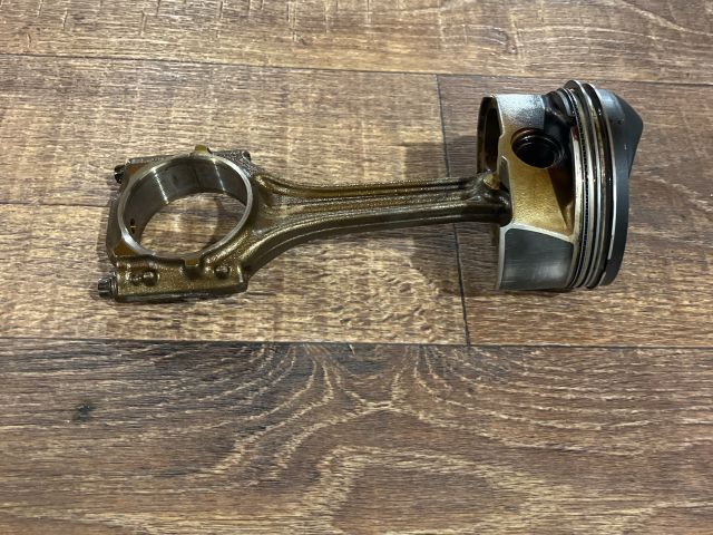 bontott VW PASSAT B6 Dugattyú és Hajtókar