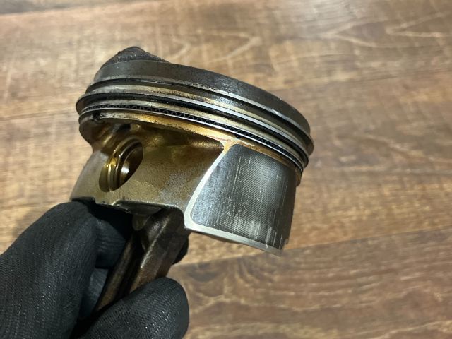 bontott VW PASSAT B6 Dugattyú és Hajtókar