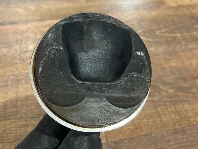 bontott VW PASSAT B6 Dugattyú és Hajtókar