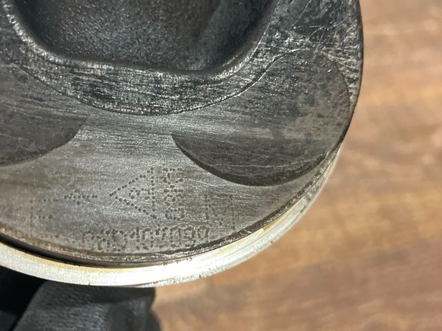 bontott VW PASSAT B6 Dugattyú és Hajtókar