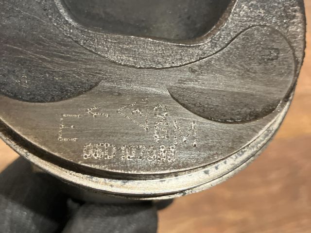 bontott VW PASSAT B6 Dugattyú és Hajtókar