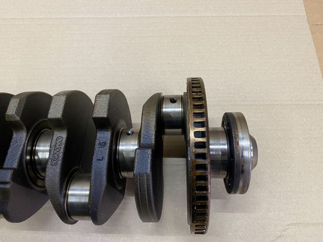 bontott VW PASSAT B6 Főtengely (Magában)