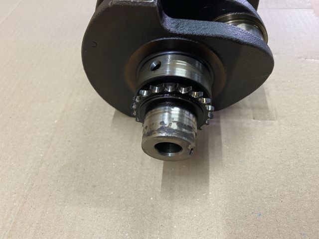 bontott VW PASSAT B6 Főtengely (Magában)