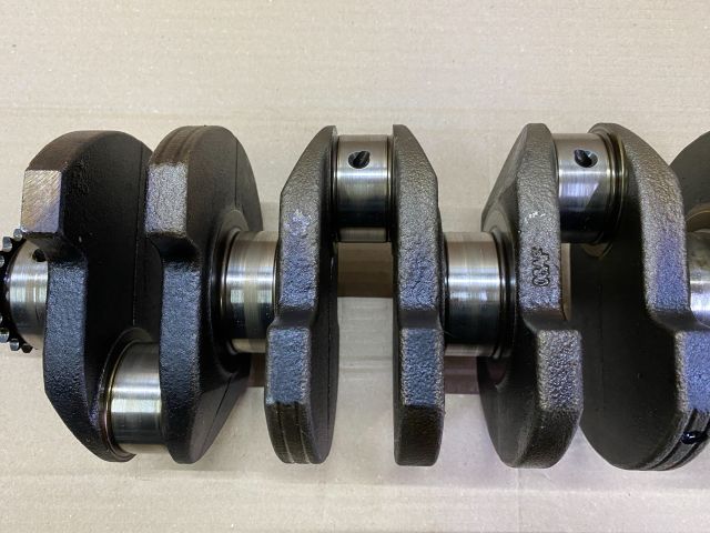 bontott VW PASSAT B6 Főtengely (Magában)