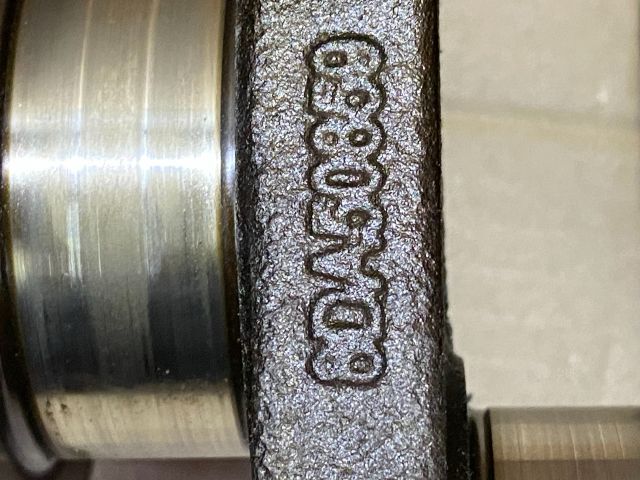 bontott VW PASSAT B6 Főtengely (Magában)