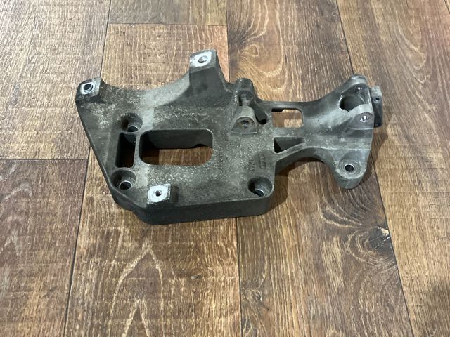 bontott VW PASSAT B6 Generátor Tartó Bak