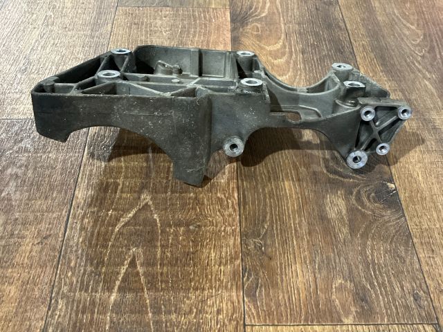 bontott VW PASSAT B6 Generátor Tartó Bak