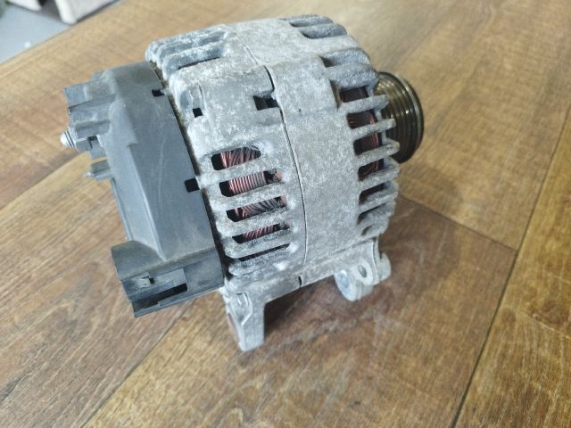 bontott VW PASSAT B6 Generátor