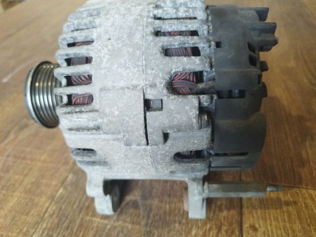 bontott VW PASSAT B6 Generátor