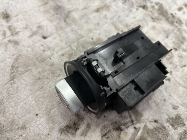 bontott VW PASSAT B6 Gyújtáskapcsoló Házzal